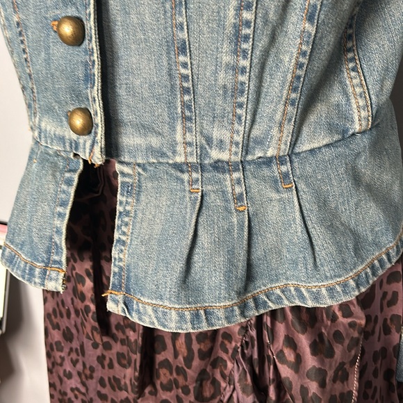 Marc Jacobs Fitted Washed Look Jean Jacket size 12- gently used - Picture 8 of 17